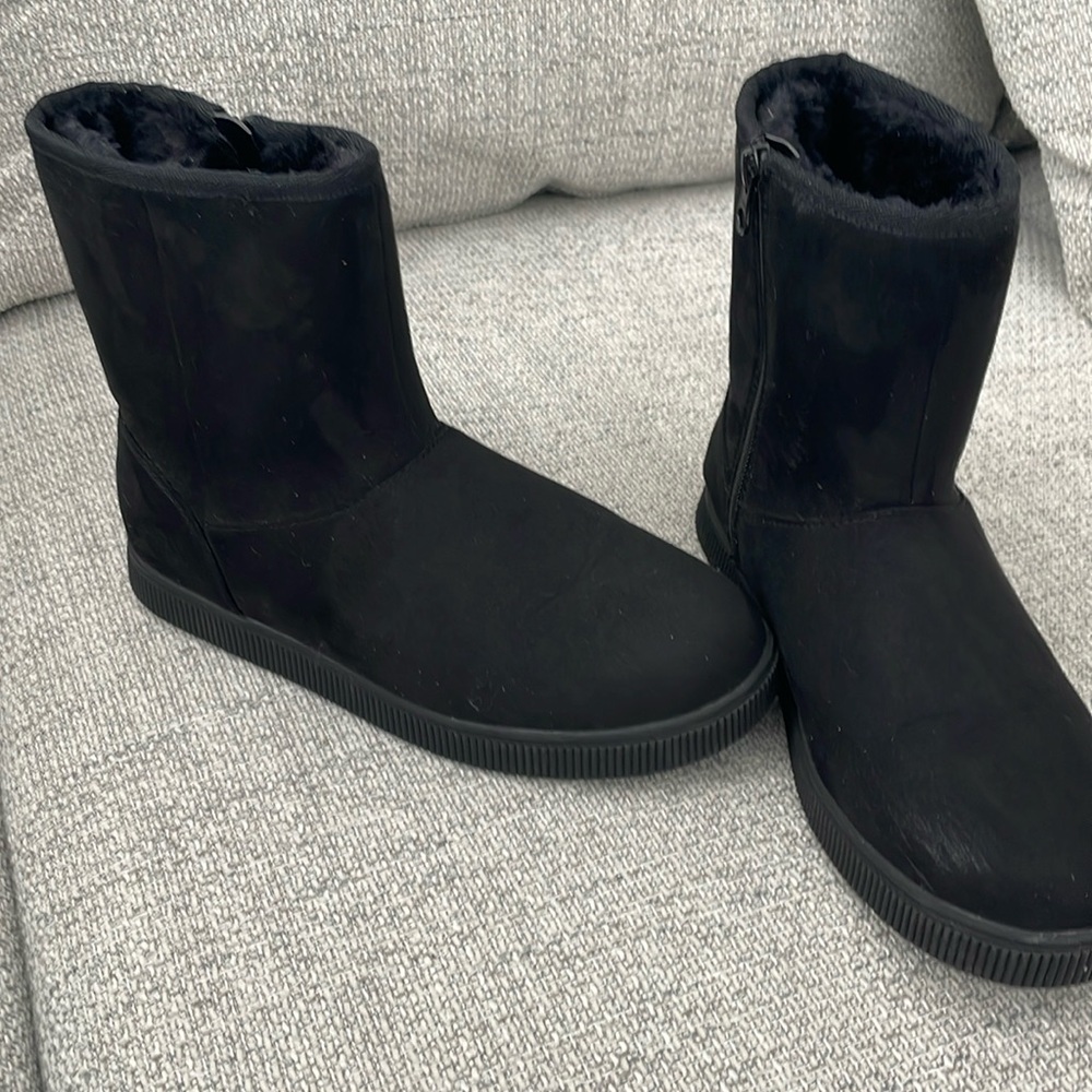 Black fuzzy boots